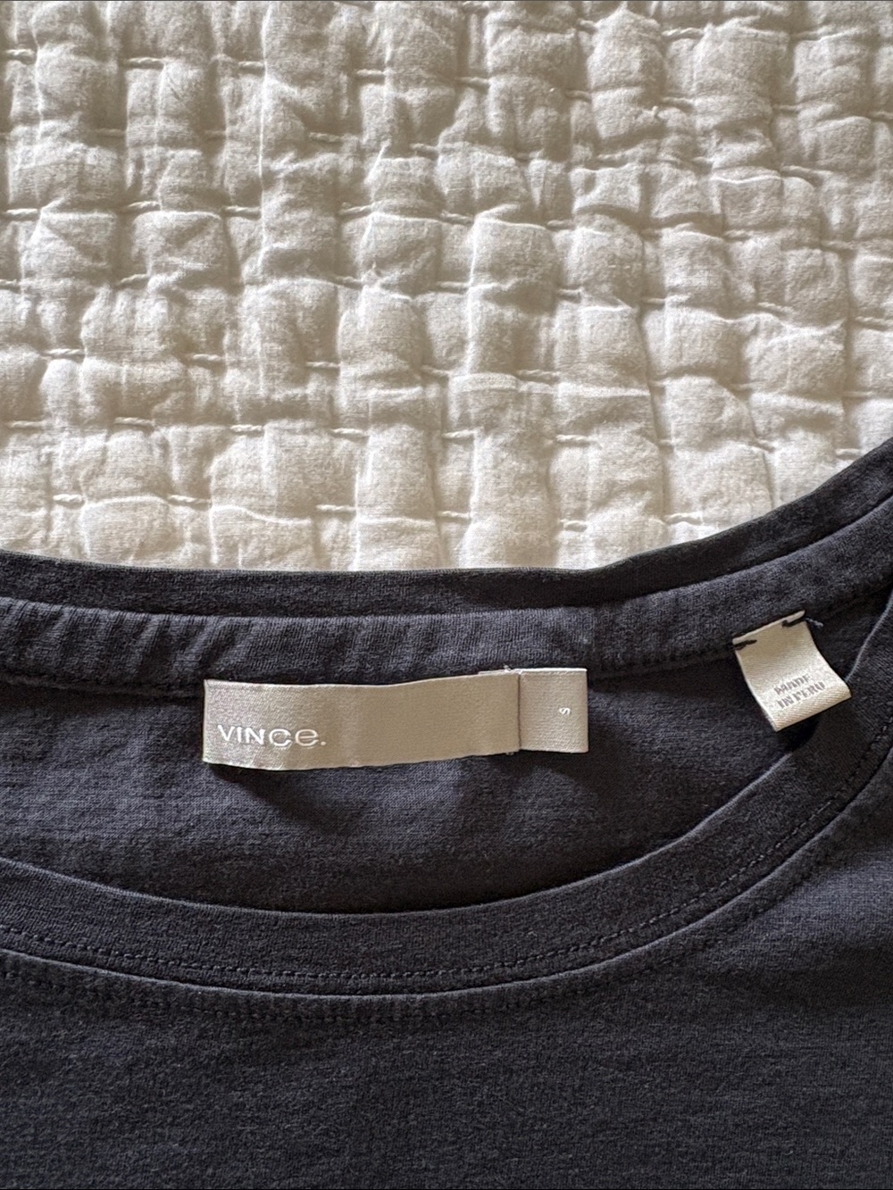 Vince. Women’s Long-Sleeve Crew Neck Shirt - Navy Blue EUC S - Picture 2 of 8